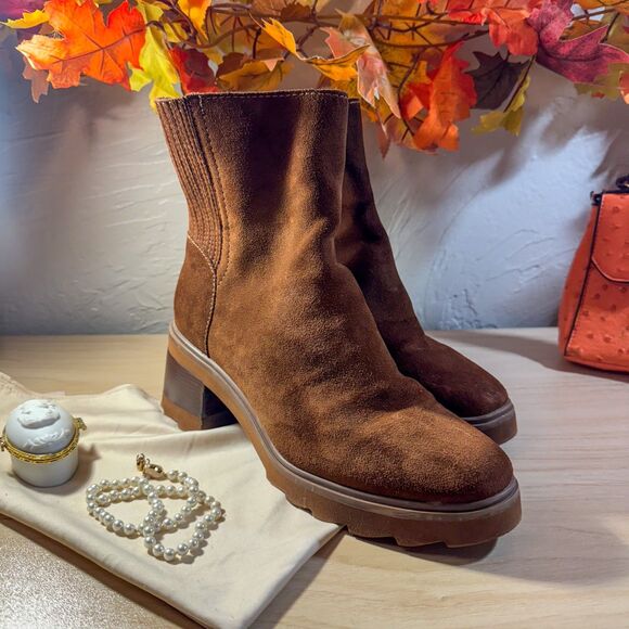 Dolce Vita Martey H2O Wide Suede Ankle Boots | Size 8W | Cocoa Brown Lug Sole Pl - Picture 8 of 8